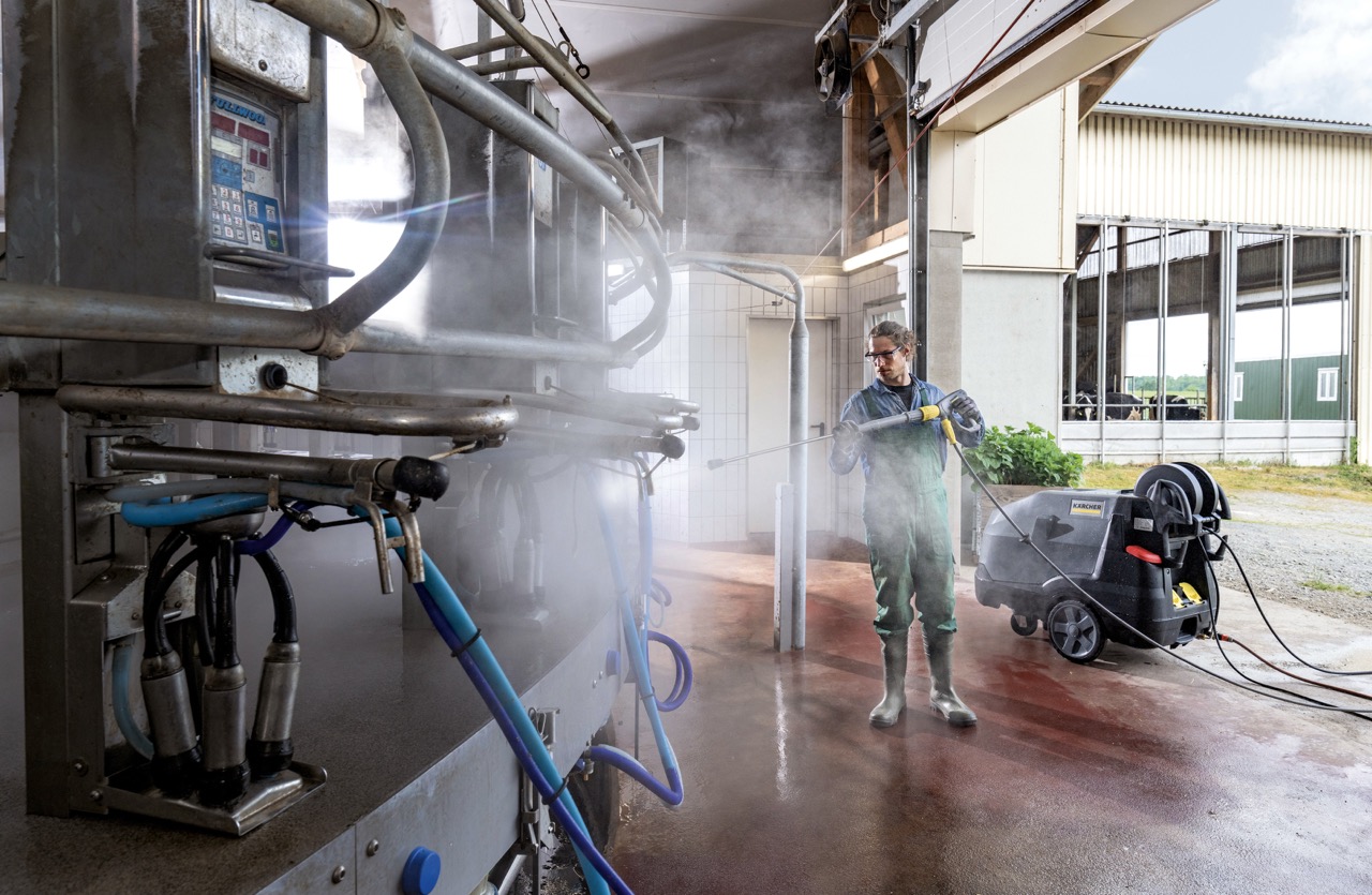 Kärcher Professional Hochdruckreiniger bei der Reinigung einer Melkanlage in Nordhausen – gewerblicher Einsatz in der Landwirtschaft